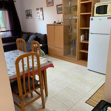 Service Lazaro - Coral - Vistas Apartment